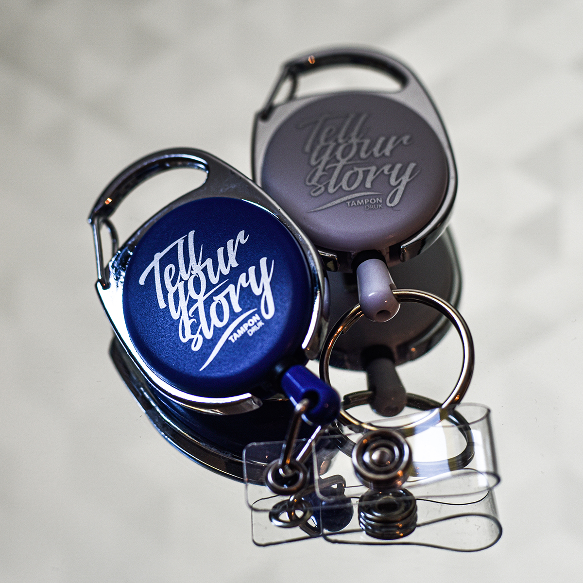 R08002.02 - Ski-pass z karabińczykiem, czarny 